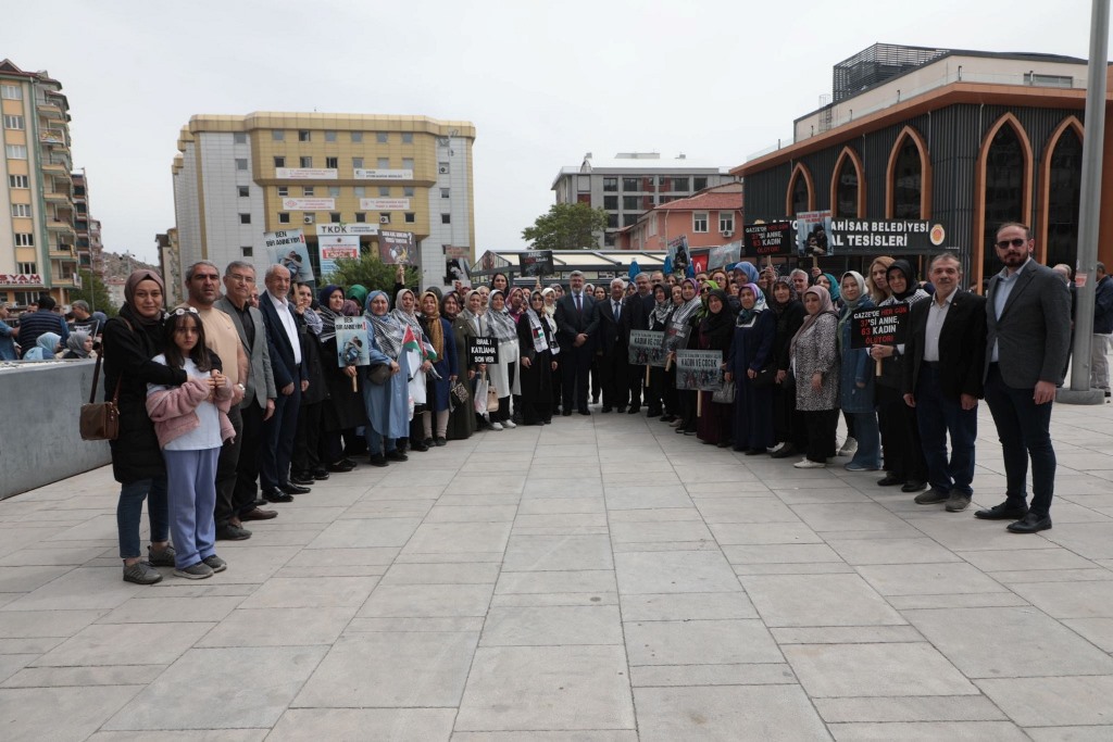 "KANLI ELLERİNİZİ SİVİLLERİN ÜZERİNDEN ÇEKİN"