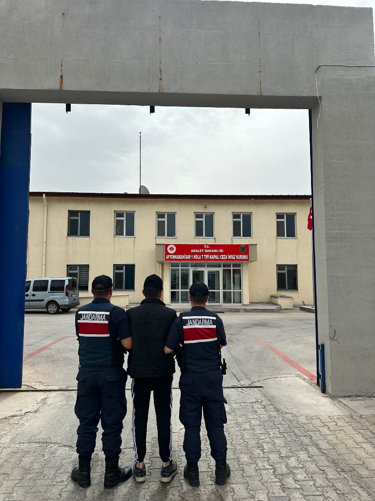 AFYONKARAHİSAR'DA KAÇAK ŞAHIS YAKALANDI