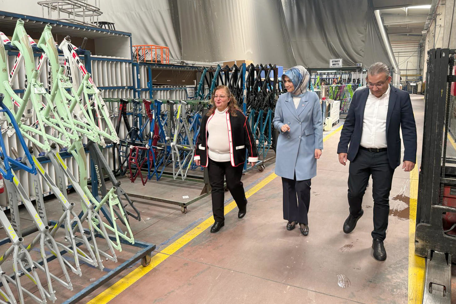 Vali Yiğitbaşı Elektronik Fabrikasını Ziyaret Etti
