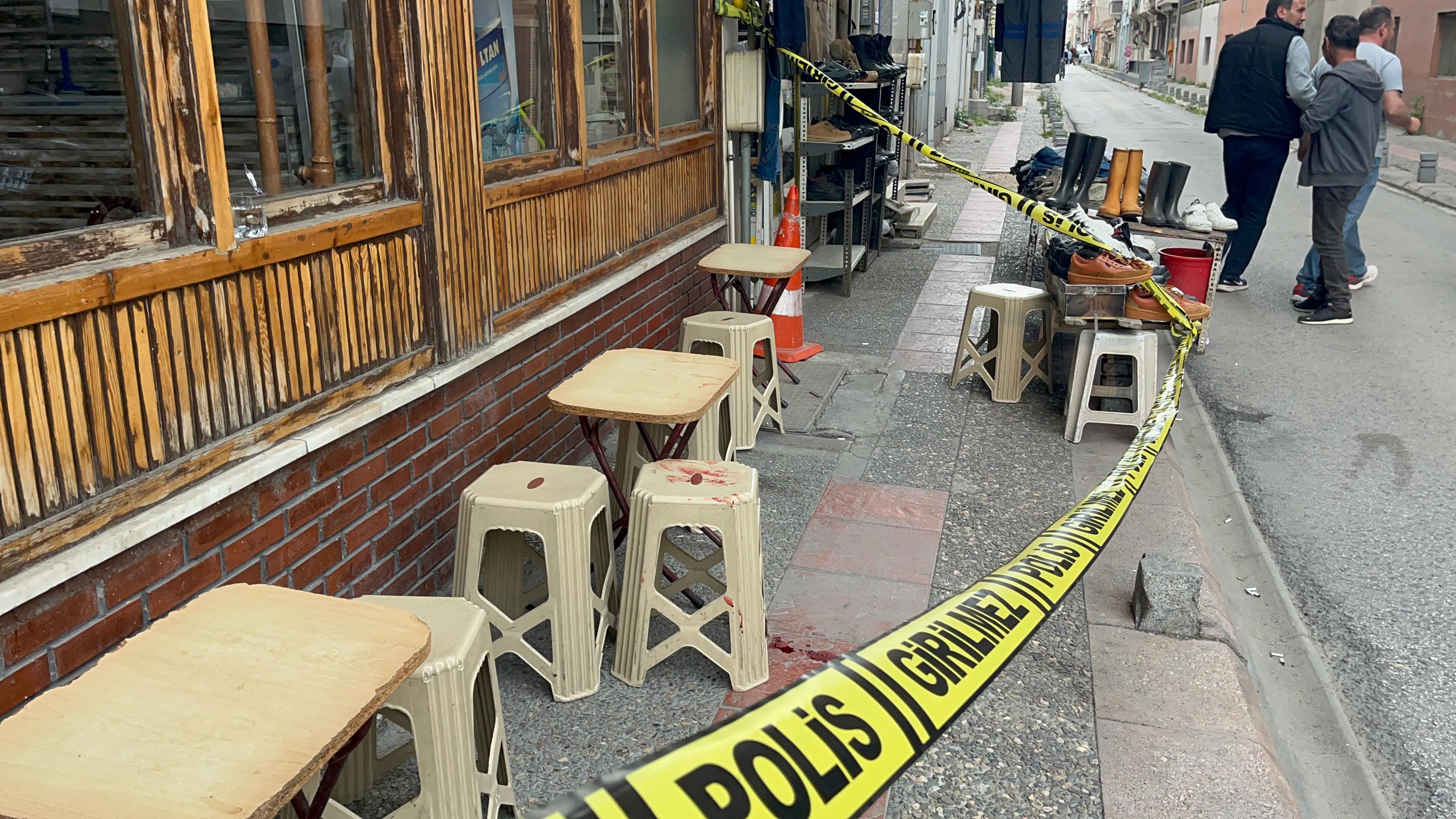 İki Arkadaş Arasındaki Alacak Verecek Tartışması Kanlı Bitti: Biri diğerini sol ayağından silahla vurdu