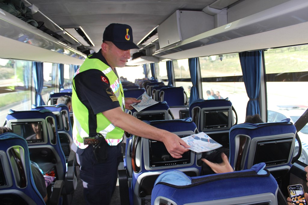 KAYMAKAM DURU, TRAFİK DENETİMİNE KATILDI