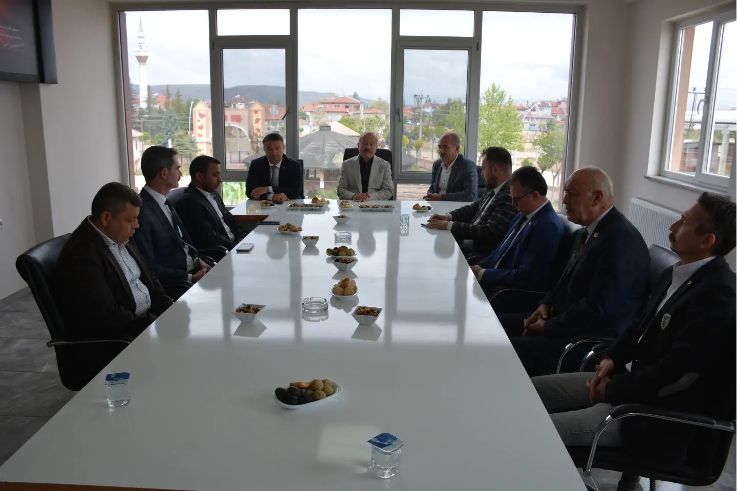 MHP HEYETİ FETİBEY’İ ZİYARET ETTİ