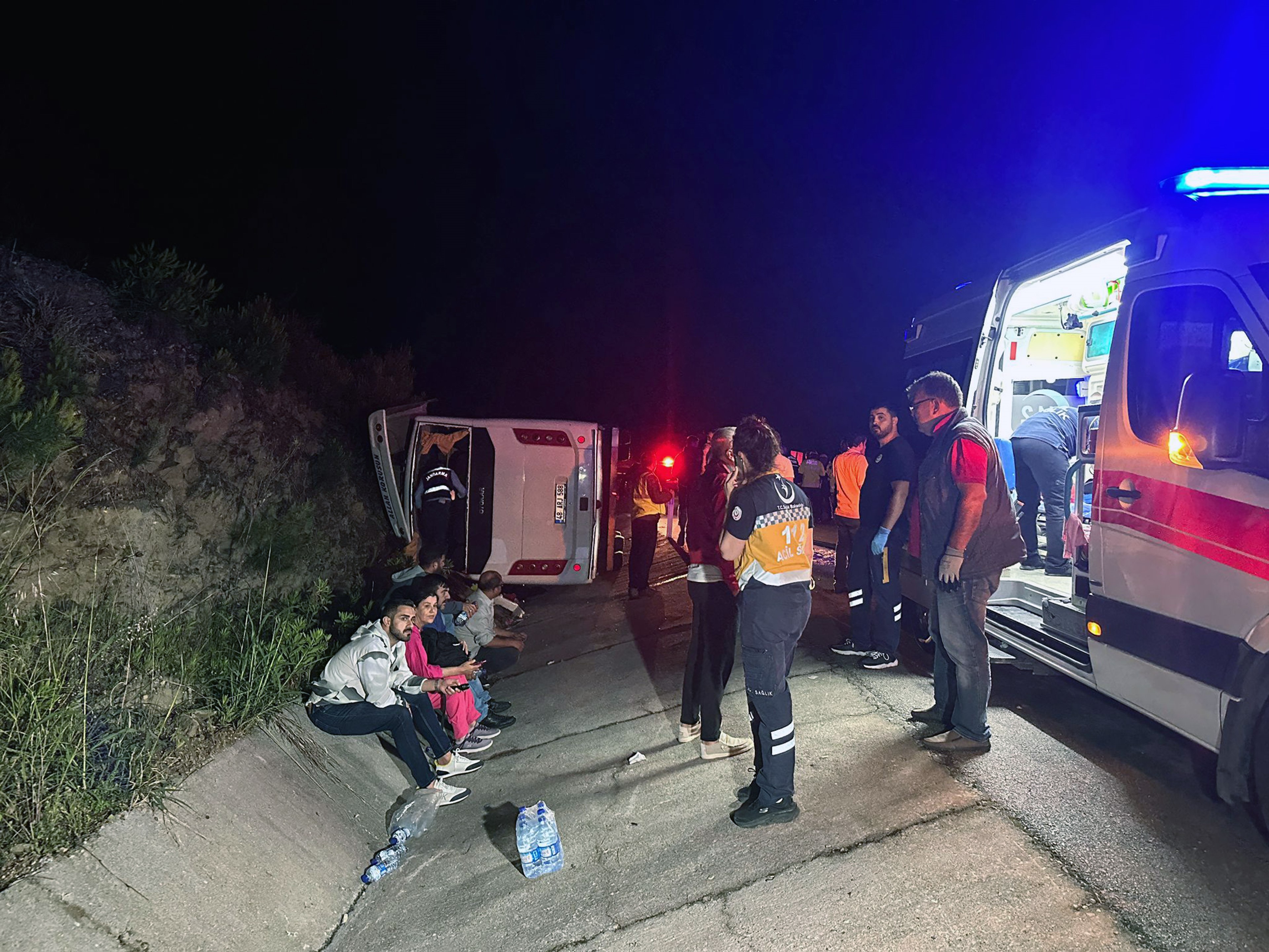 Öğrencileri Taşıyan Midibüs Şarampole Uçtu!
