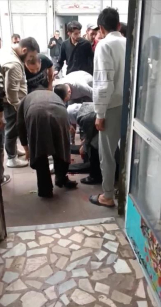 Silahlı Dedikodu Saldırısı! 16 Yaşındaki Çocuk Yaşıtını Vurdu