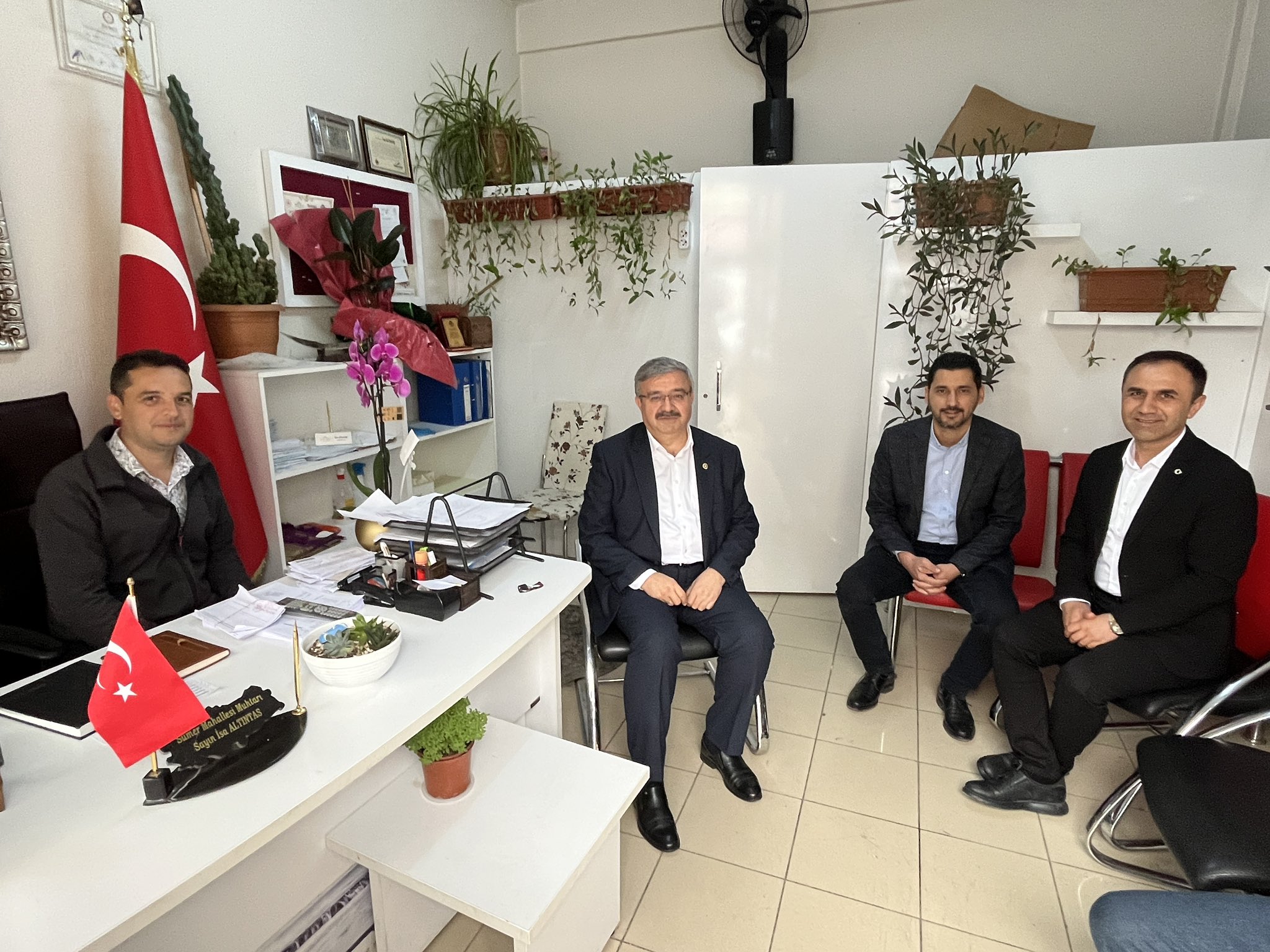 Milletvekili Yurdunuseven, Sümer Mahalle Muhtarı Altıntaş'ı Ziyaret Etti