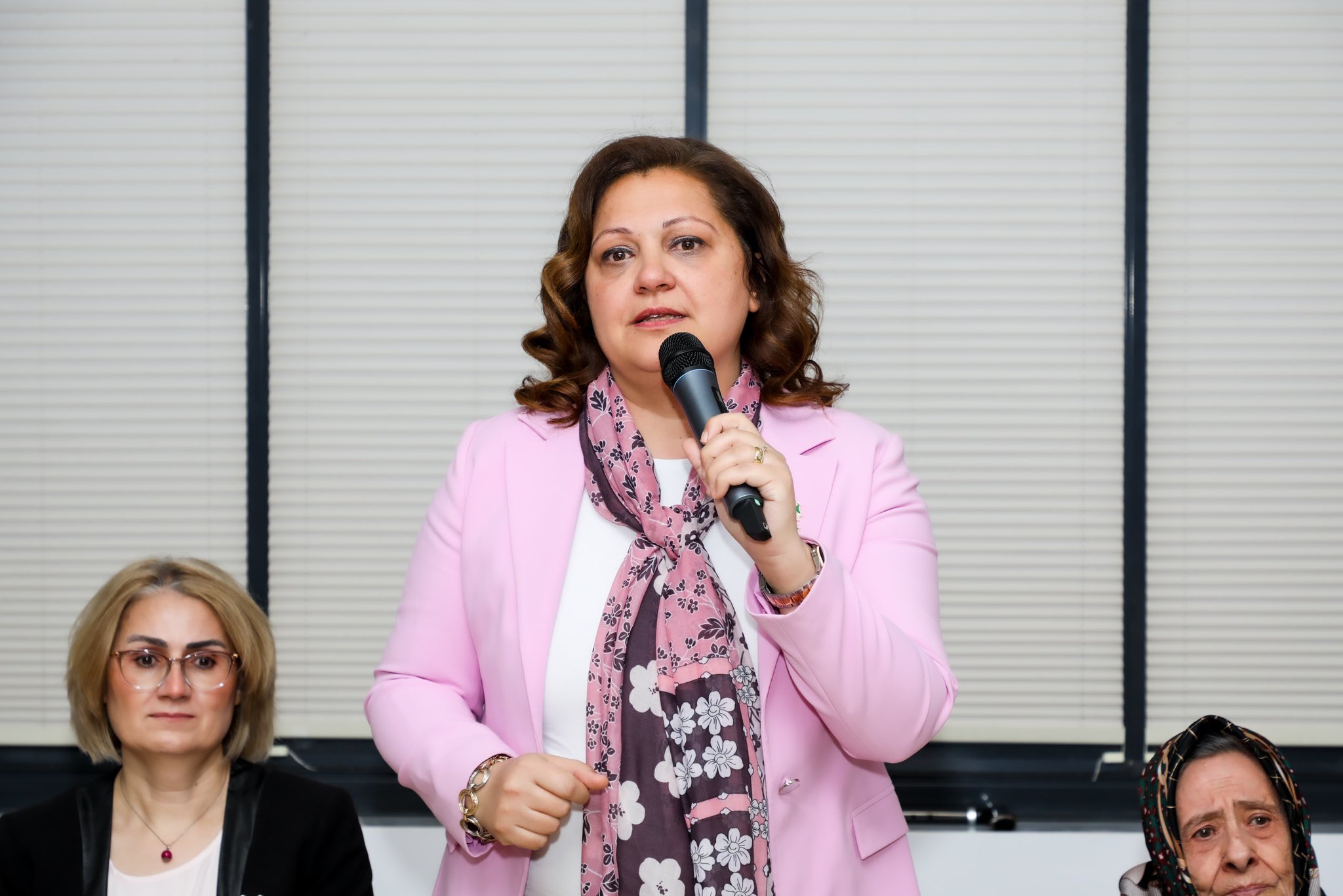 Burcu Köksal, Anneler Günü'nde Şehitlerin Mirasına Sahip Çıktı; "Emanetleri Başımızın Tacıdır"
