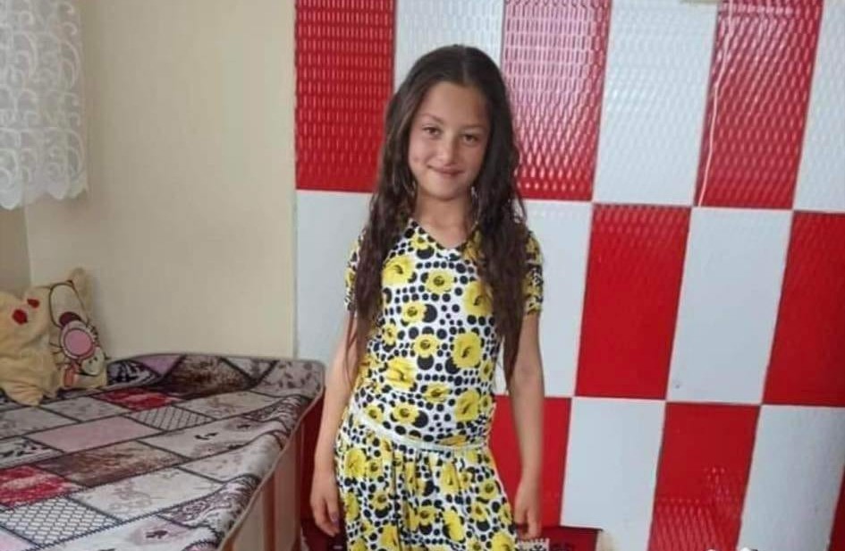 9 Yaşındaki Beyzanur Alevlerin Arasında Kaldı!