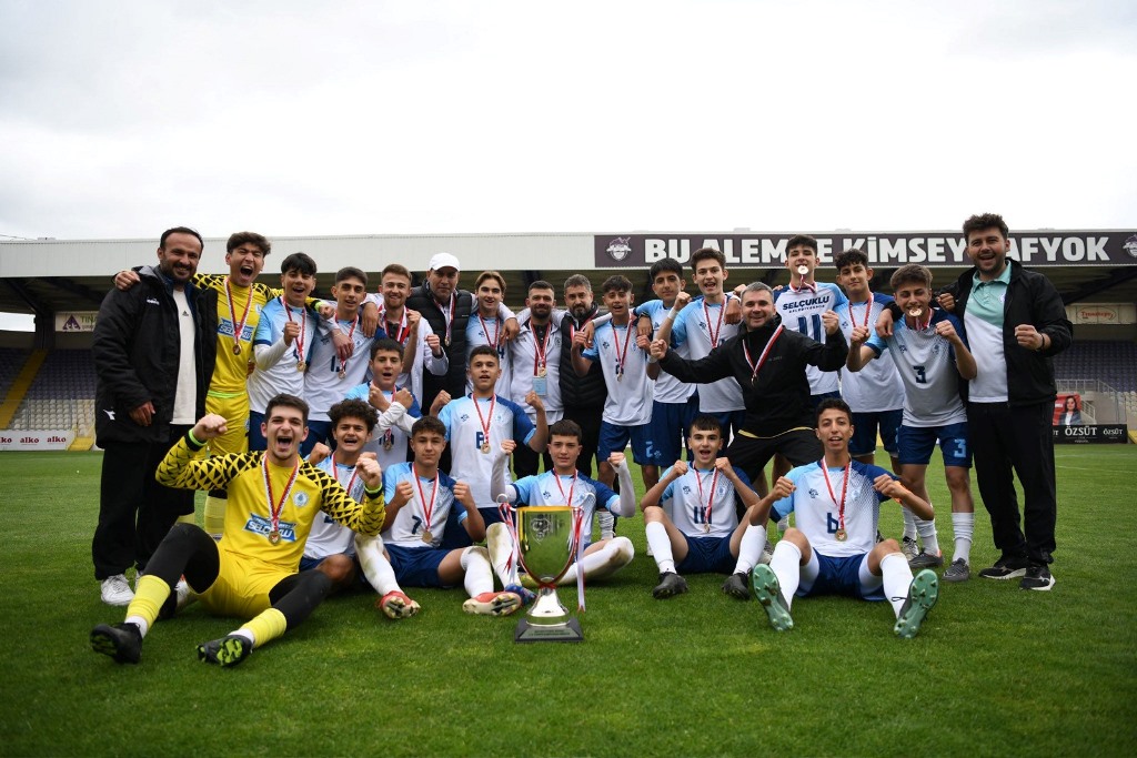 U-16'LARIN TÜRKİYE ŞAMPİYONU SELÇUKLU OLDU