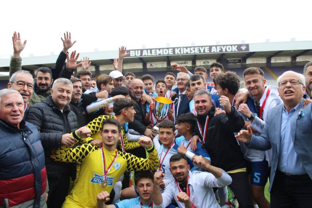 U-16'LARIN TÜRKİYE ŞAMPİYONU SELÇUKLU OLDU