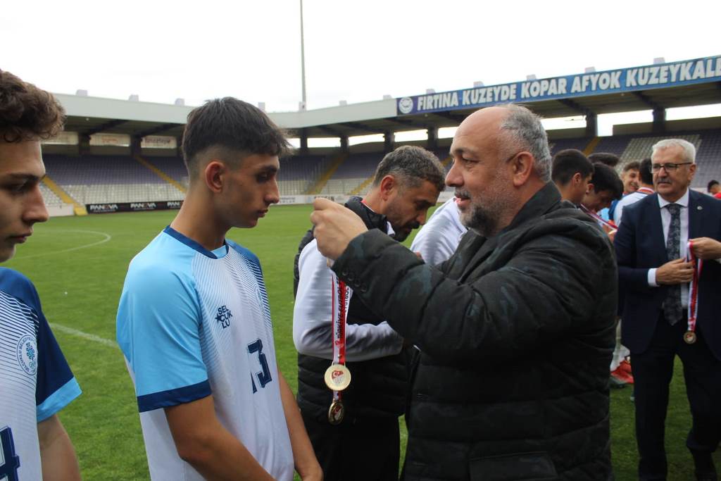 U-16'LARIN TÜRKİYE ŞAMPİYONU SELÇUKLU OLDU