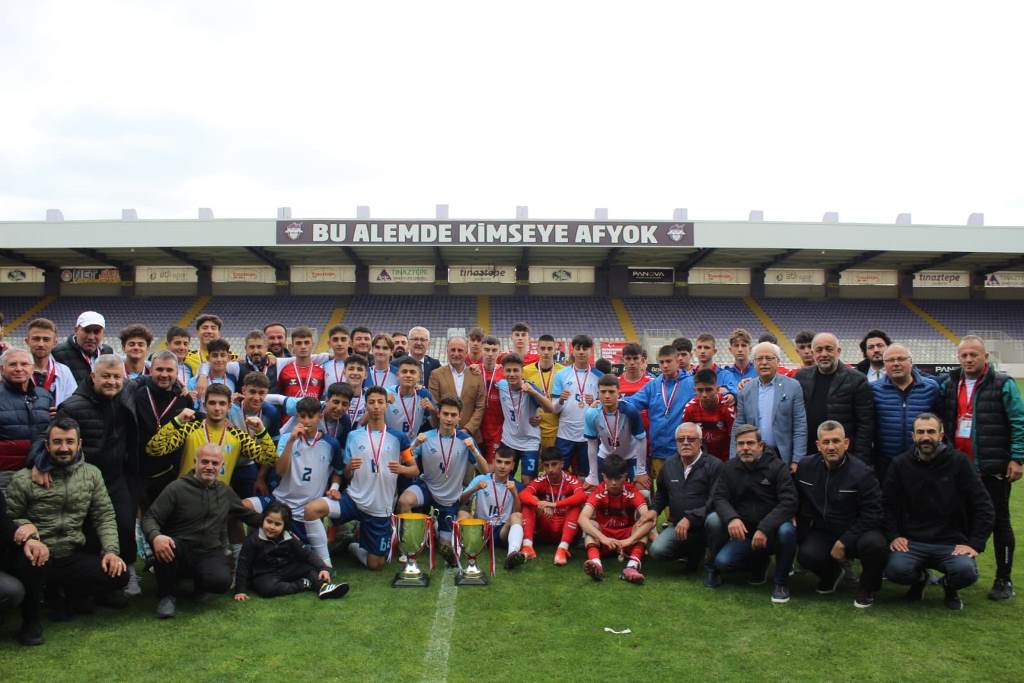 U-16'LARIN TÜRKİYE ŞAMPİYONU SELÇUKLU OLDU