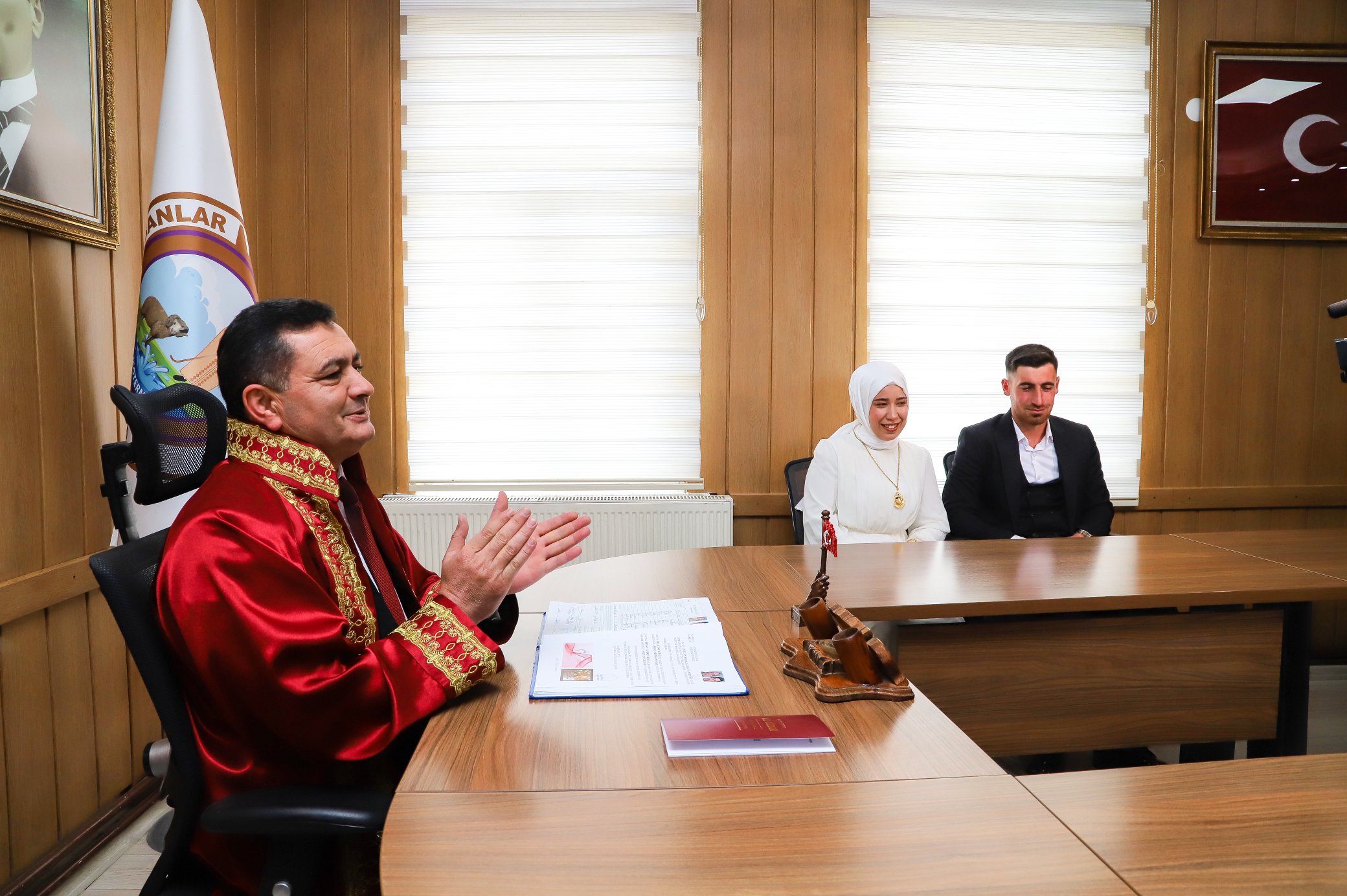 Başkan Altuntaş Genç Çiftin Nikahlarını Kıydı Mutluluklarına Ortak Oldu
