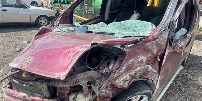 Otomobil Kontrolden Çıkarak Takla Attı: Trafik kazasında aynı aileden 4 kişi hayatını kaybetti