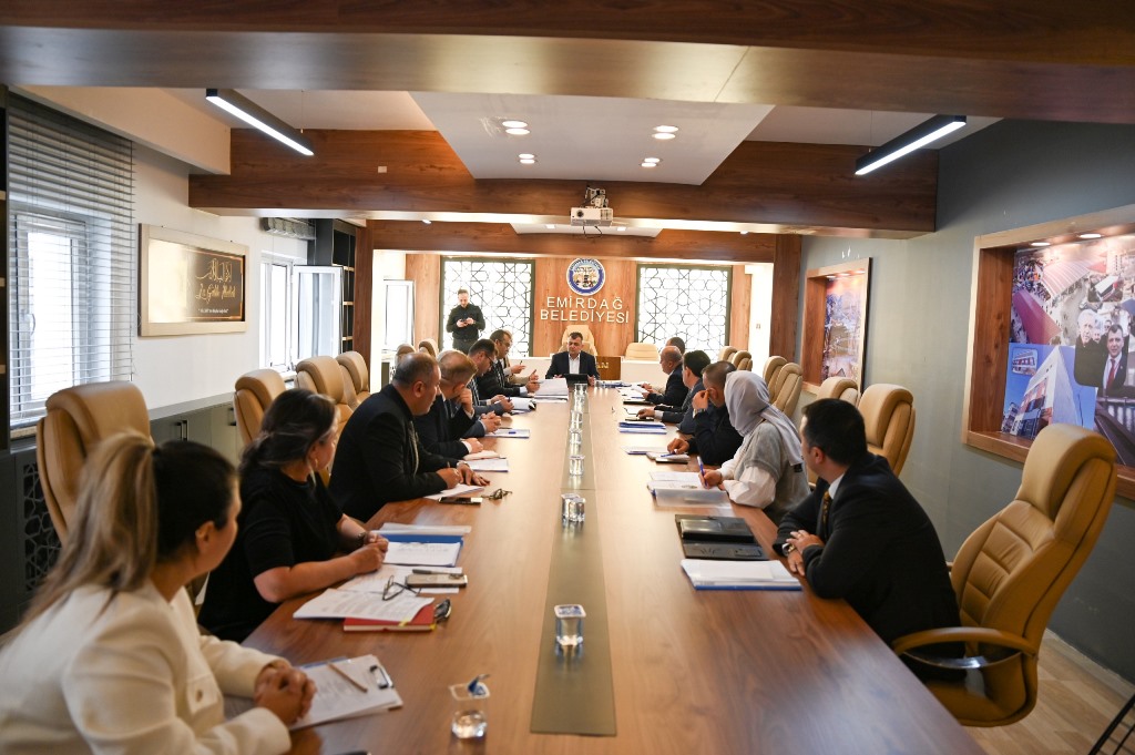 BAŞKAN KOYUNCU BİRİM MÜDÜRLERİYLE BİR ARAYA GELDİ