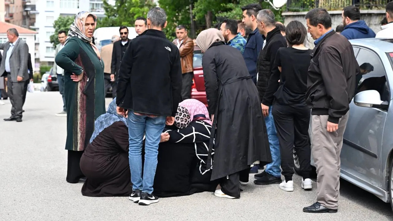 Eşi ve 2 Çocuğunu Öldüren Komiser Yardımcısı İntihar Etti
