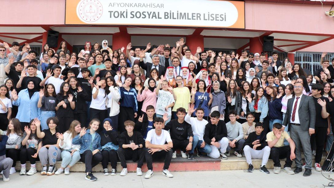 Sünnetci Öğrencilerle Doyasıya Eğlendi
