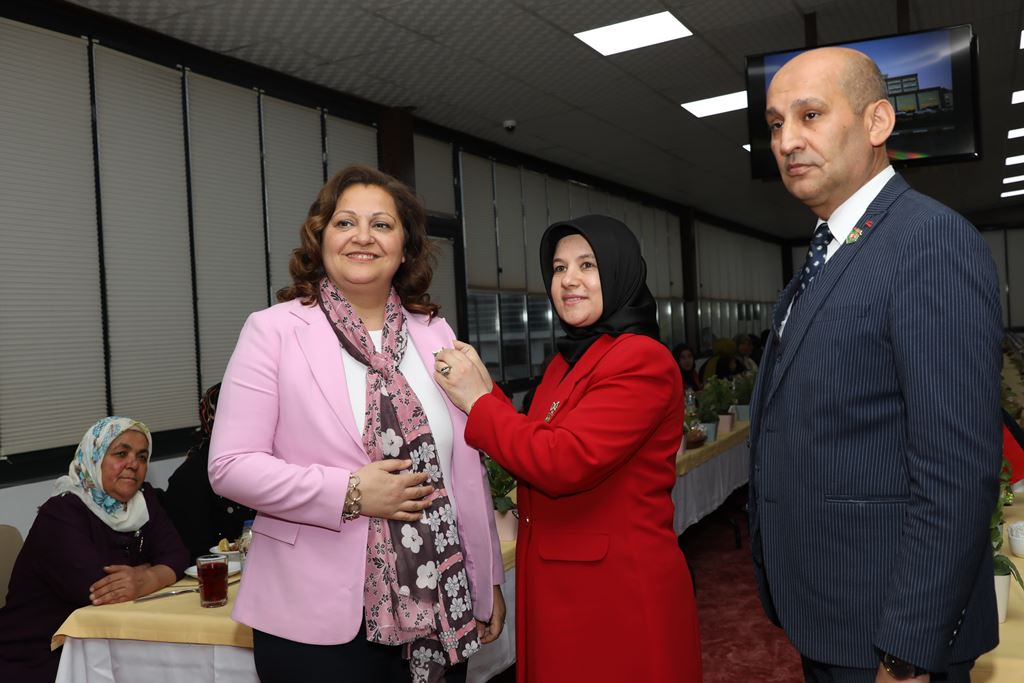 "SİZLERE HİZMET ETMEK BENİM İÇİN ŞEREFTİR"