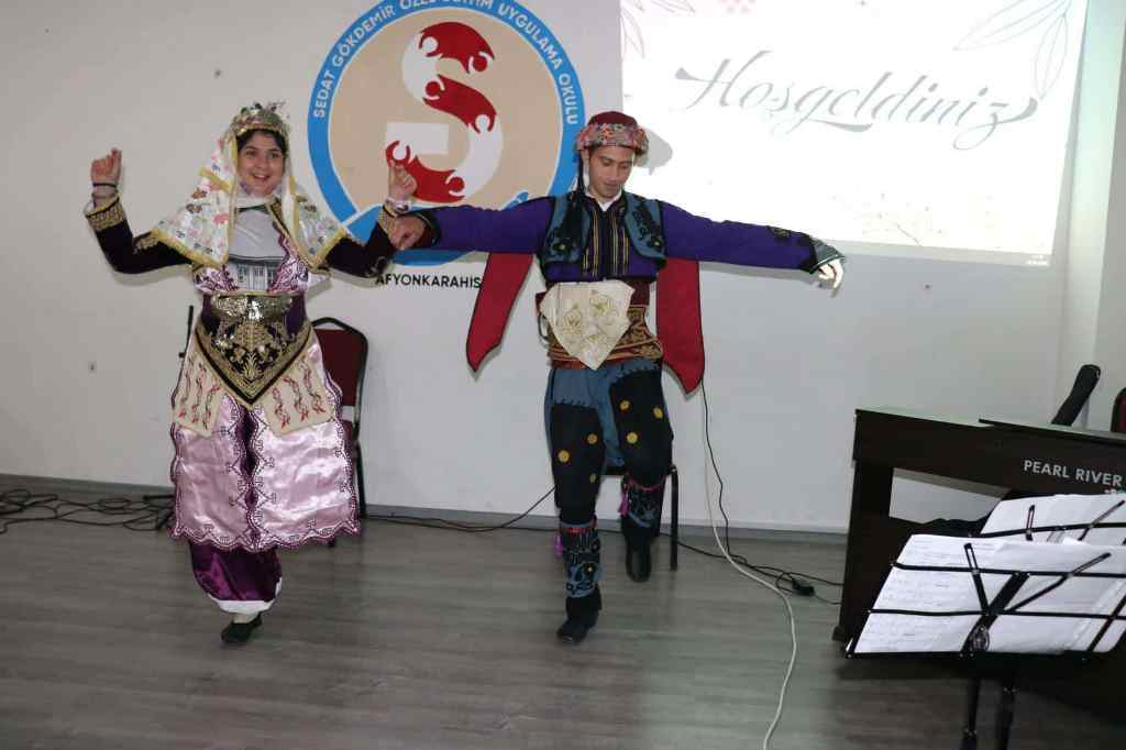"ÖZEL BİREYLERİMİZİN AŞAMAYACAĞI HİÇBİR ENGEL YOK"