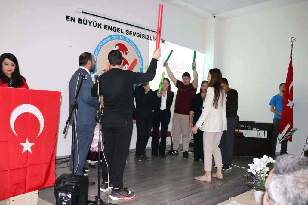"ÖZEL BİREYLERİMİZİN AŞAMAYACAĞI HİÇBİR ENGEL YOK"