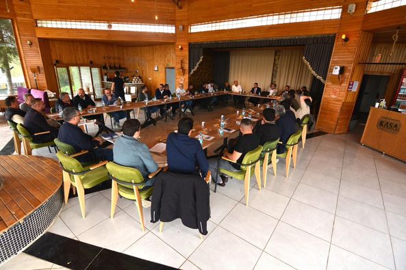 Belediye Başkanı Öztaş Sera Yöneticileriyle Bir Araya Geldi
