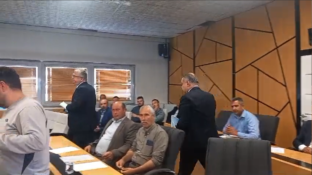 CHP'li Demirkırkan'dan Tepki: Toplantının Ortasında Salonu terk etti
