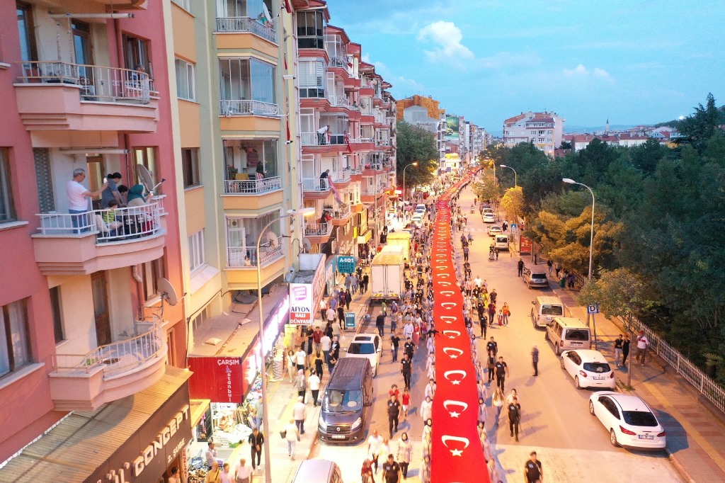 GENÇLİK YÜRÜYÜŞÜNDE BULUŞALIM