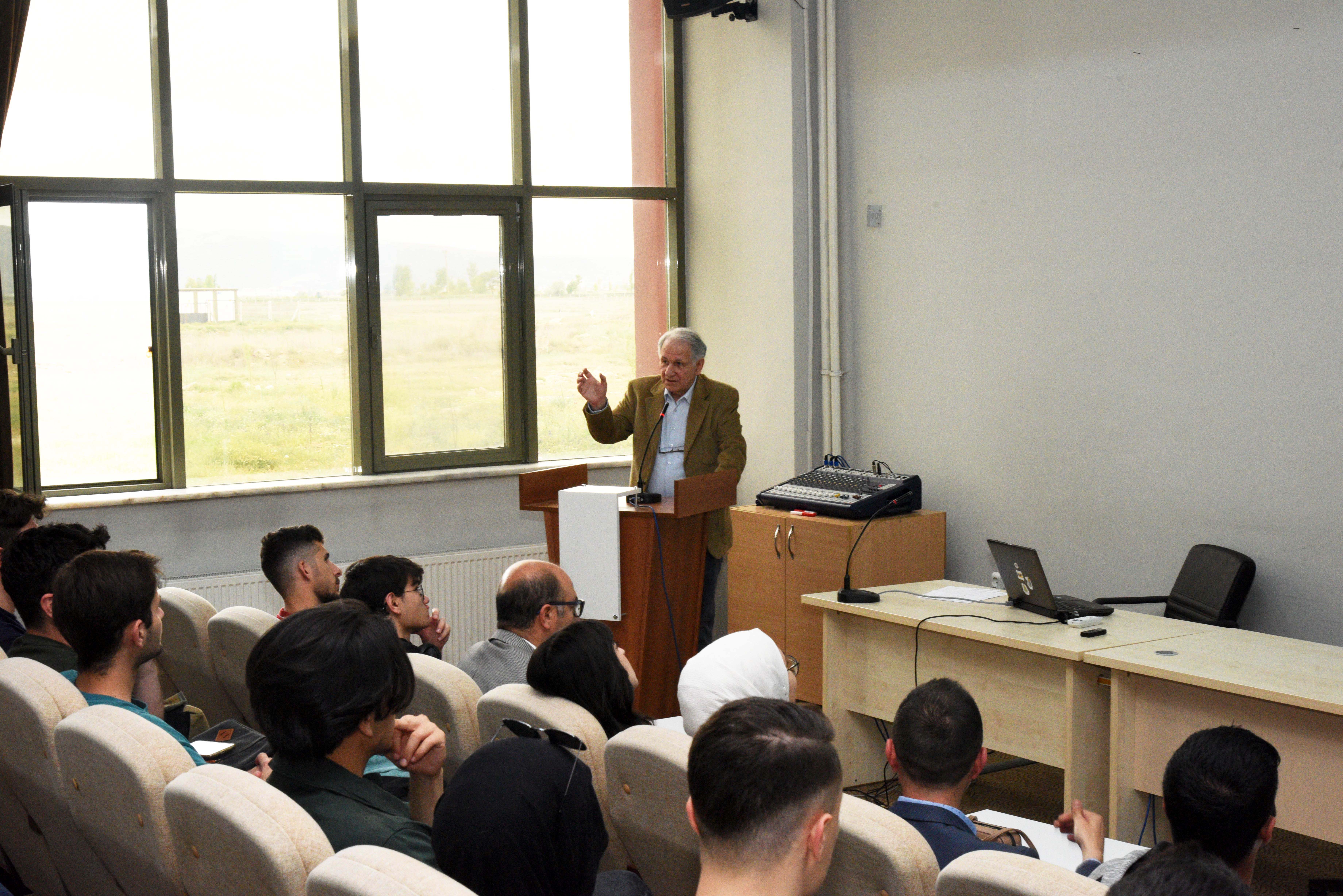 AKÜ Mühendislik Fakültesi’nde Konferans: Prof. Dr. Başokur Türkiye’de Madenciliği Anlattı