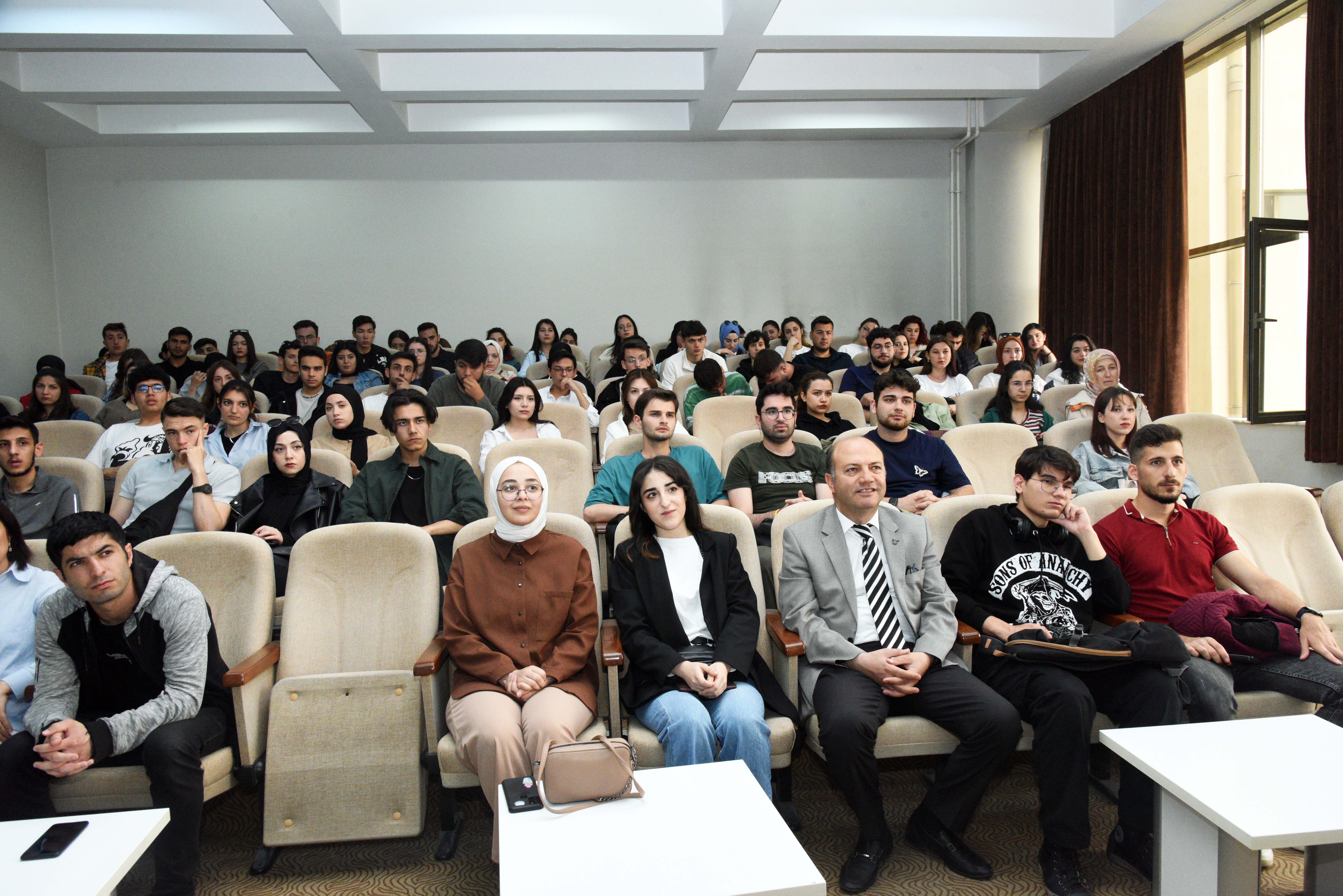 AKÜ Mühendislik Fakültesi’nde Konferans: Prof. Dr. Başokur Türkiye’de Madenciliği Anlattı