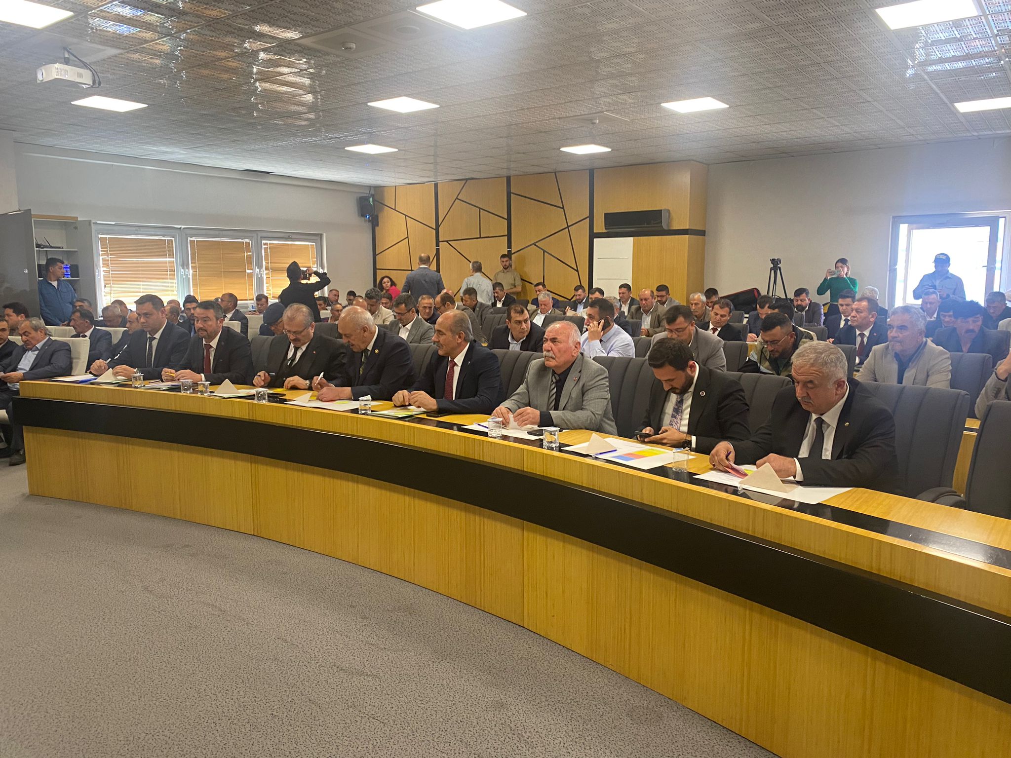 Çevre Hizmetleri Birliği'nde Seçim: Tek Aday Adnan Öztaş Birlik Başkanı Seçildi