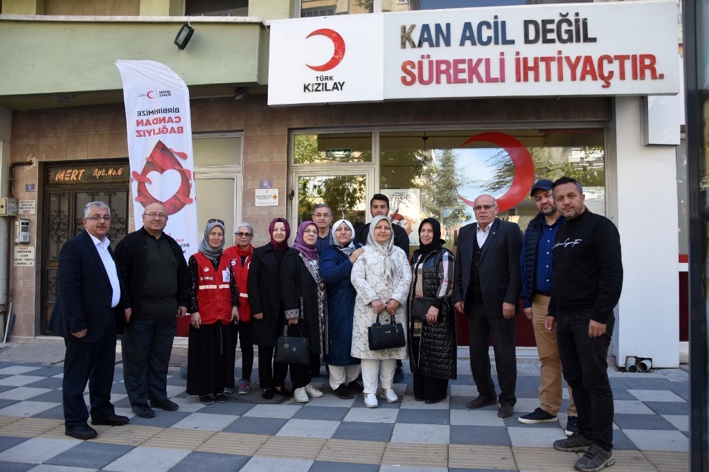 AK PARTİ İL TEŞKİLATI KAN BAĞIŞINDA BULUNDU