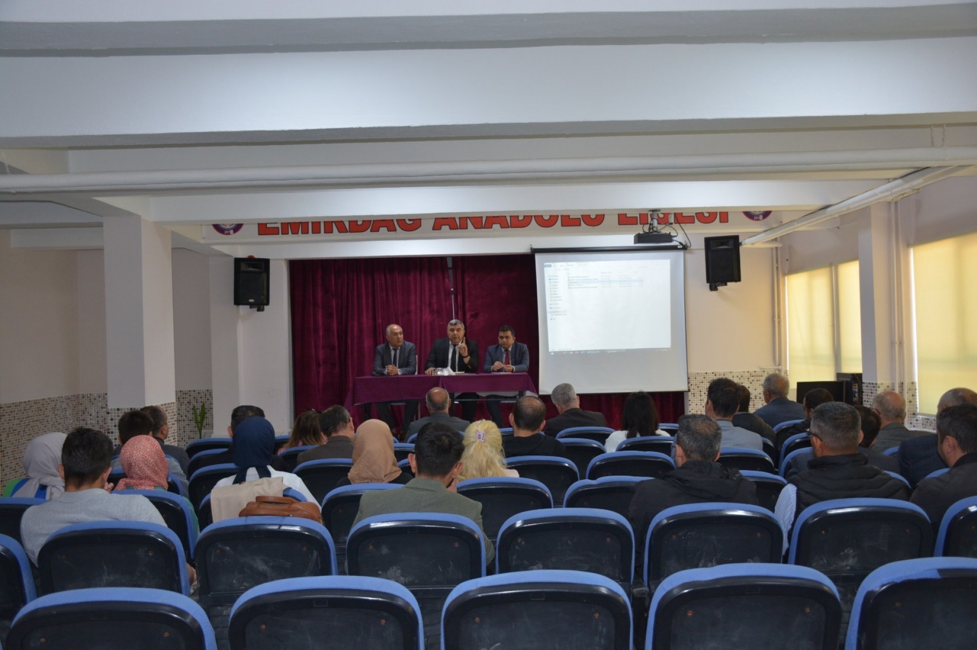 Miraç Sünnetci  LGS ve YKS Değerlendirme Toplantısına Katıldı