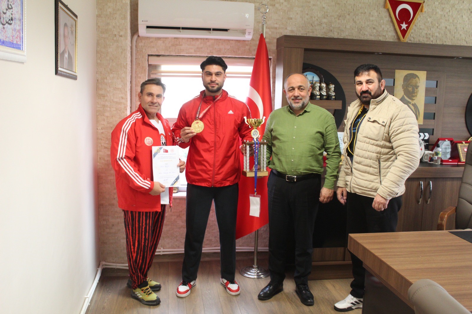 Afyonkarahisarlı Sporcu Avrupa İkincisi Oldu: Vücut Geliştirme Şampiyonasında Derece Aldı