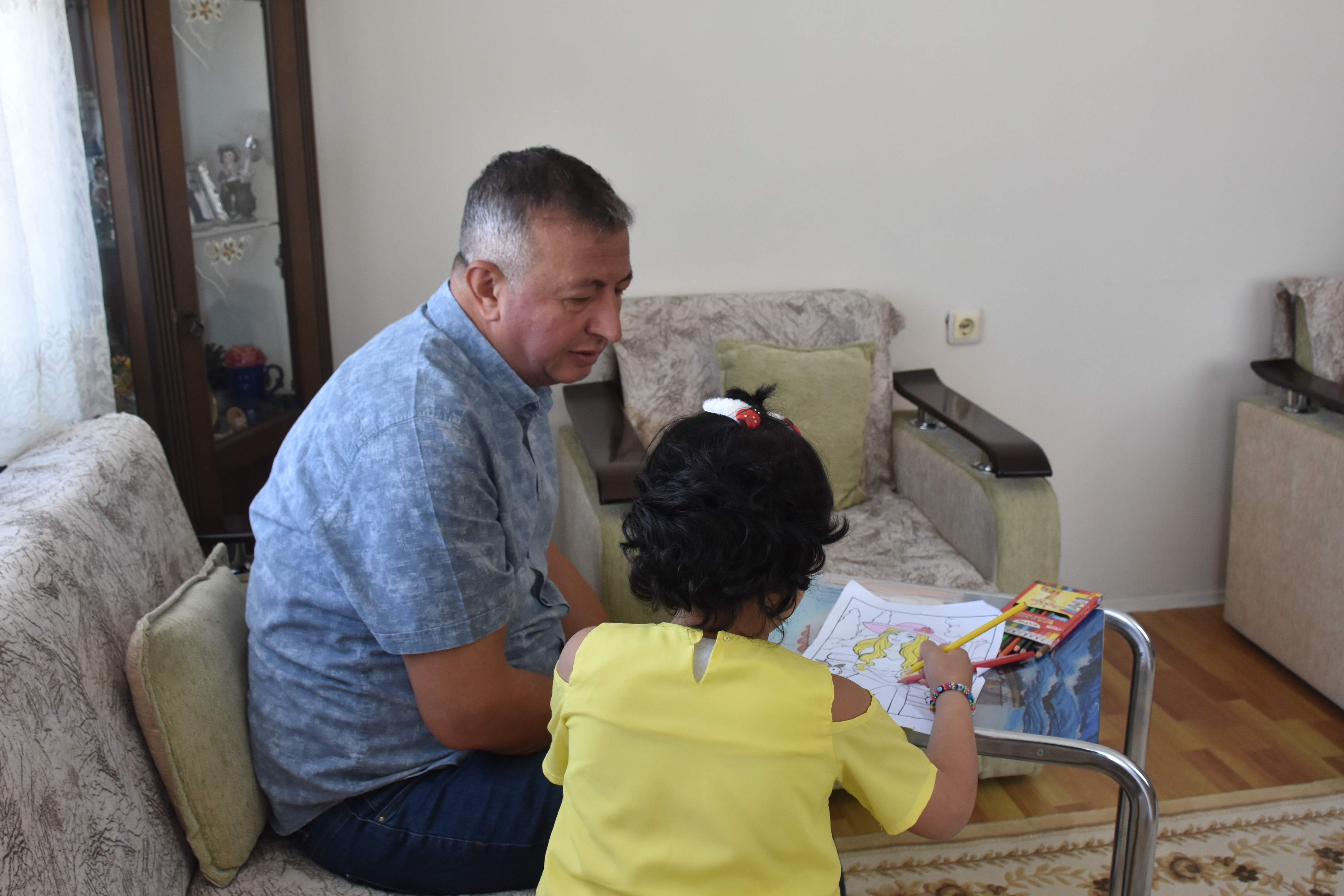 Küçük Umay'ın Hayatı "Anne" Sözüyle Değişti: 8 yaşındaki Umay'ın koruyucu ailesi oldular
