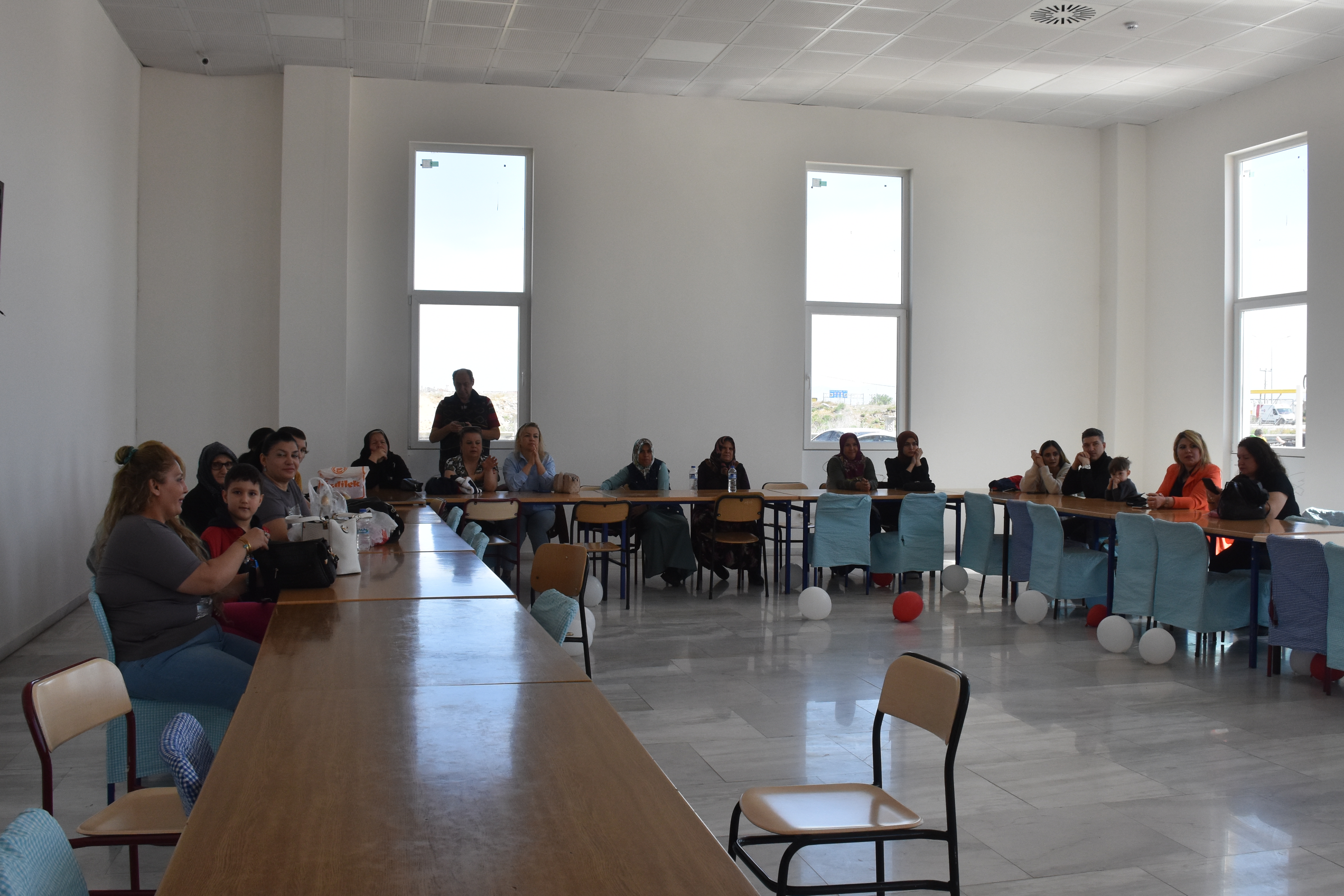 Mezuniyet Töreninde Asker Kınası Yaktılar: Afyonkarahisar'da özel öğrenciler için program düzenlendi