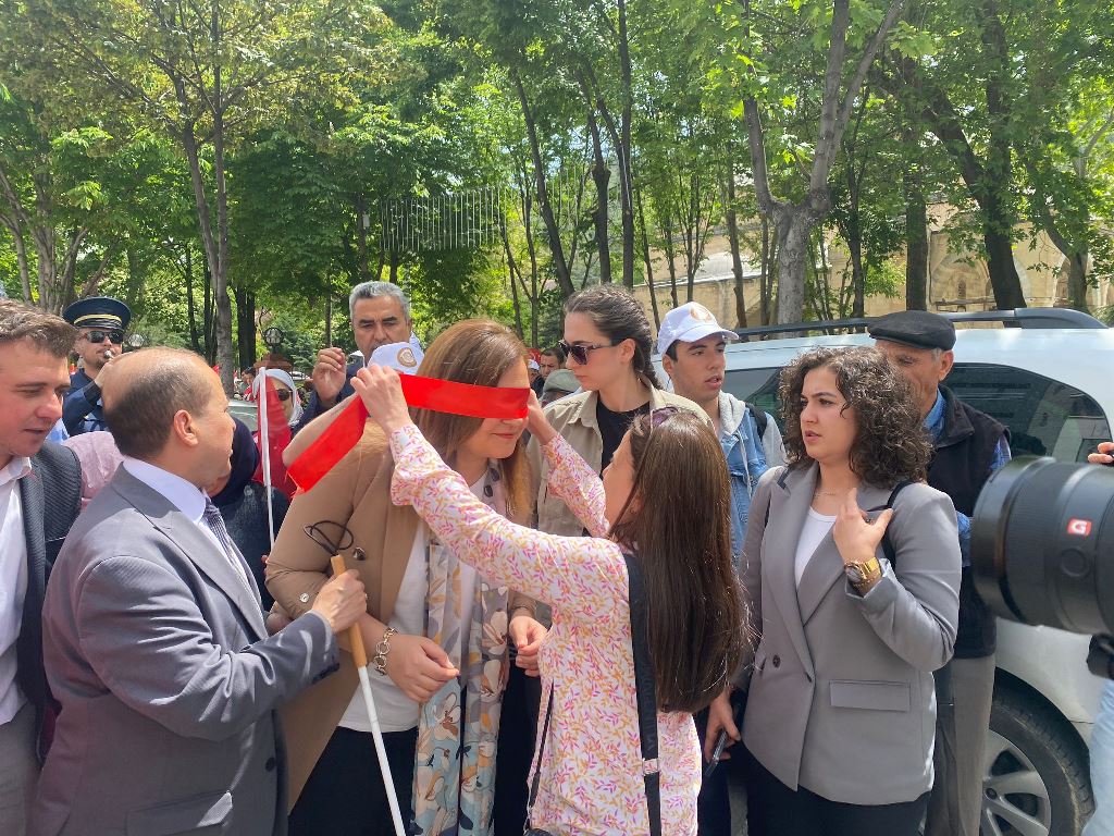 "TÜM ENGELLERİ BİRLİKTE AŞACAĞIZ"