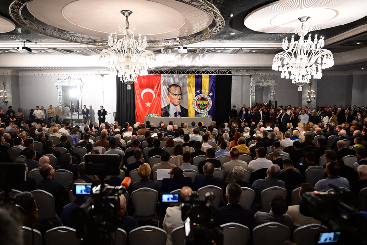Aziz Yıldırım Fenerbahçe'de Başkanlık Adaylığını Açıkladı!