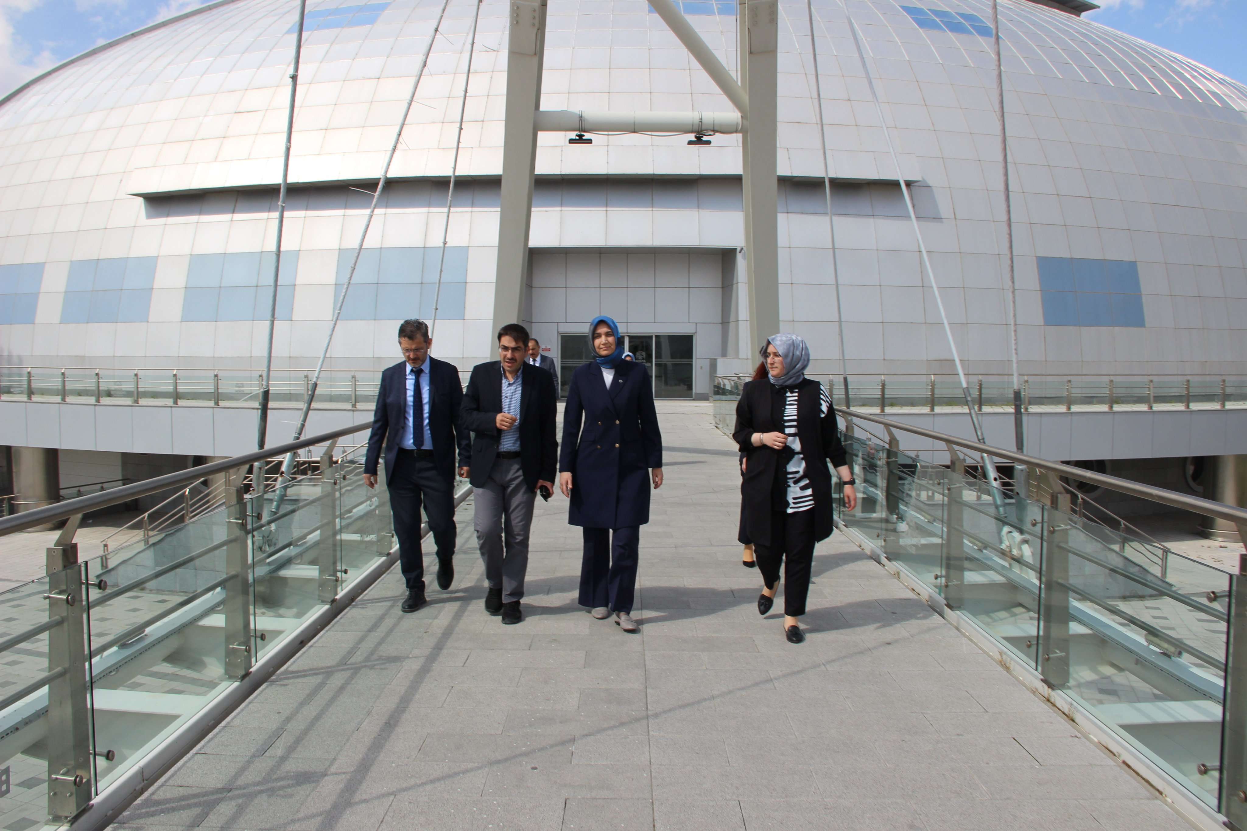 Vali Yiğitbaşı, Konya Bilim Merkezi'nde İncelemelerde Bulundu
