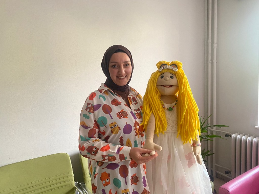KUKLA SANATIYLA TOPLUMSAL DEĞERLERİ MASALLARLA ANLATIYOR