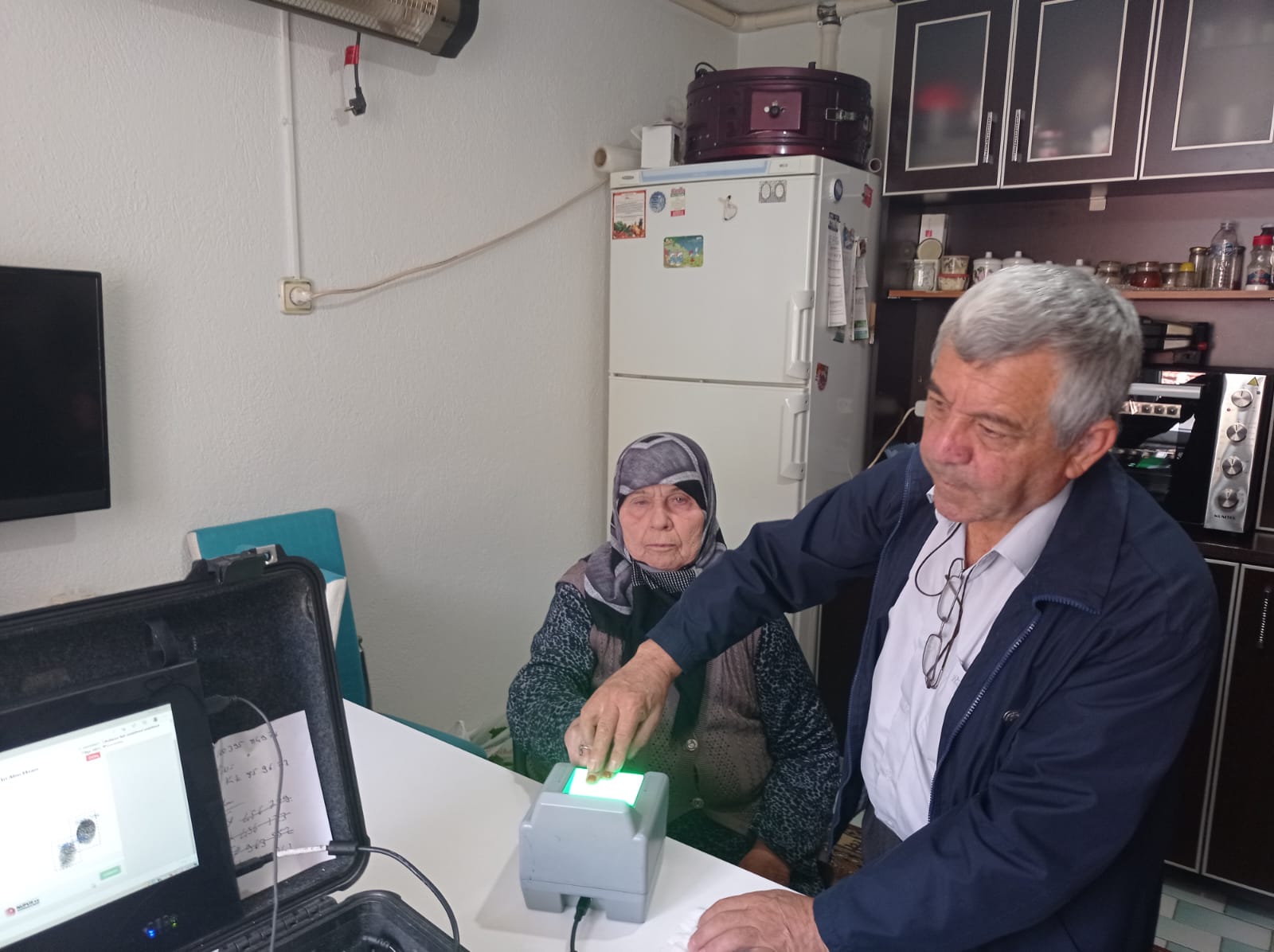 AFYON İL NÜFUS VE VATANDAŞLIK MÜDÜRLÜĞÜ, AFYONLULARIN YANINDA