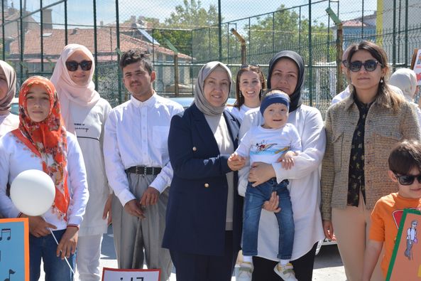 İscehisar'da Farkındalık Yürüyüşü