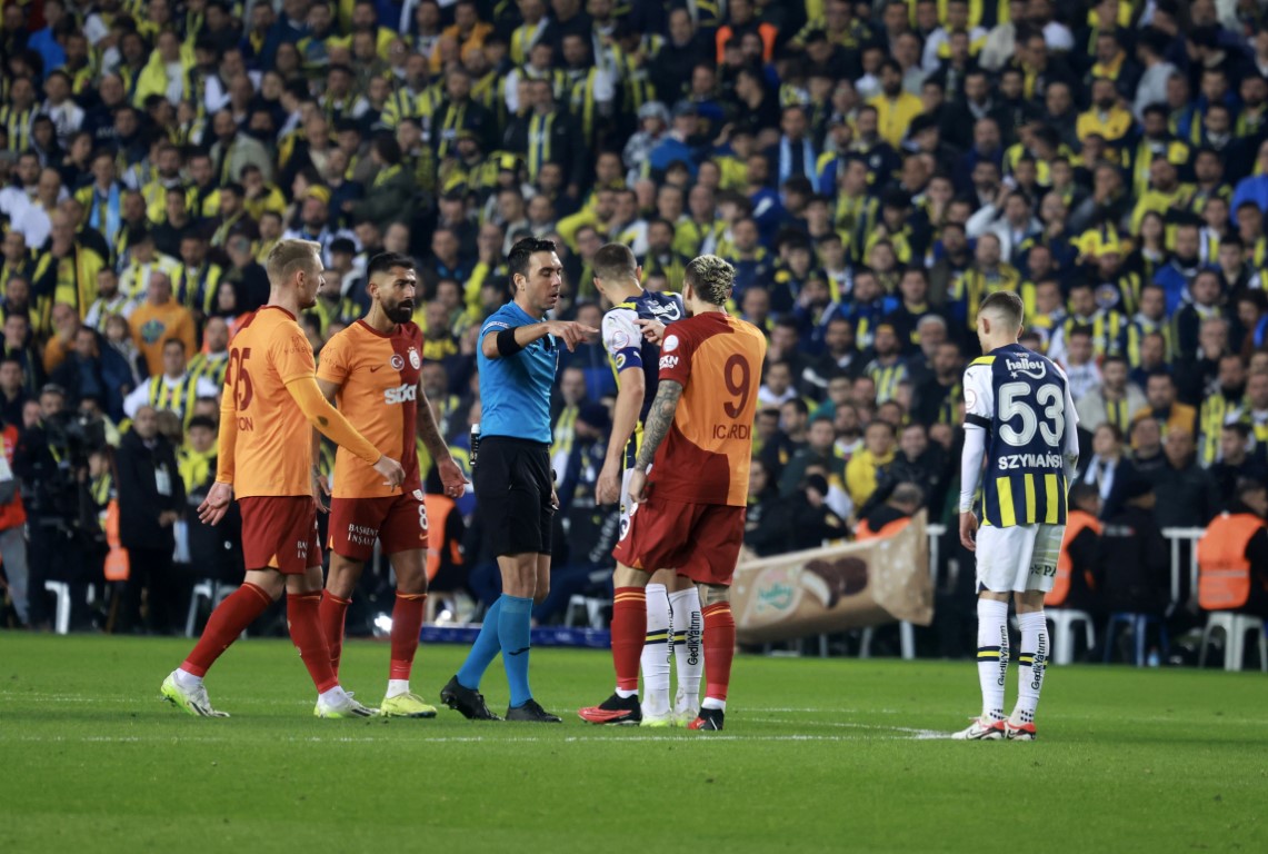 Galatasaray - Fenerbahçe Derbisi Hakemi Belli Oldu!