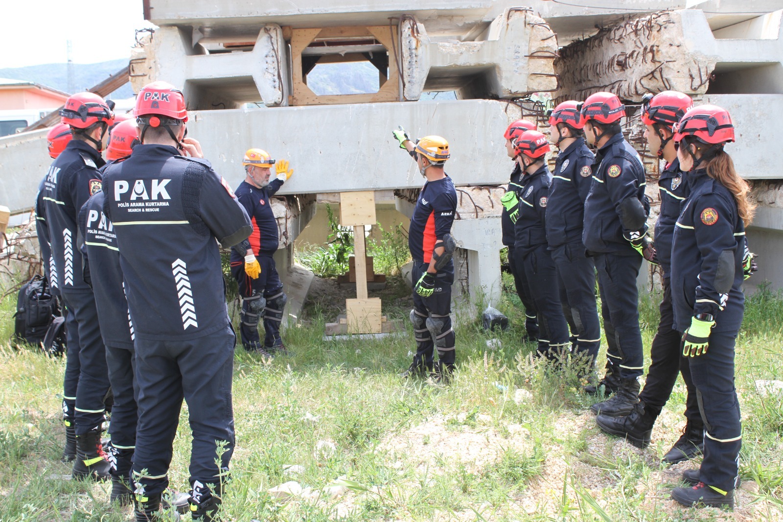 AFAD Bünyesinde ‘Depremde Arama ve Kurtarma Eğitimleri’ Sürüyor