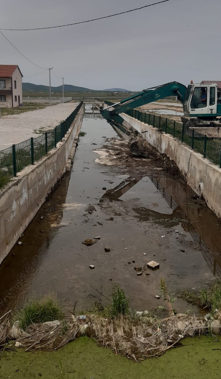 DSİ Ekiplerinin Temizlik Çalışmaları Sürüyor: Ekipler Akarçay, Sandıklı ve Döğer’de temizlik çalışmaları yaptı