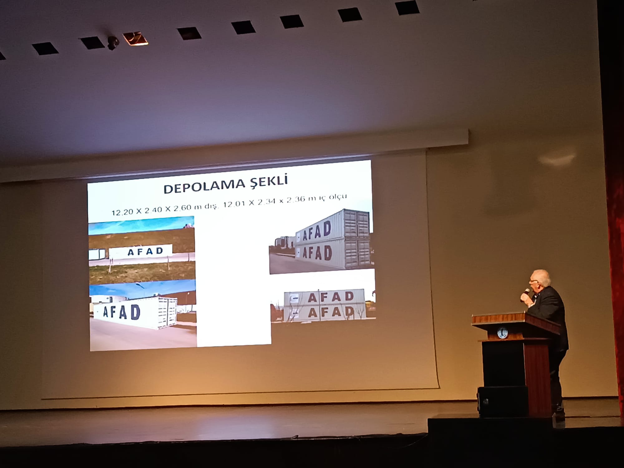 AKÜ'de Konferansta Konuşan Prof. Dr. Tanyaş: "Lojistiği Sağlayan Kriterlere Uygun Hareket Etmek Gerekiyor"