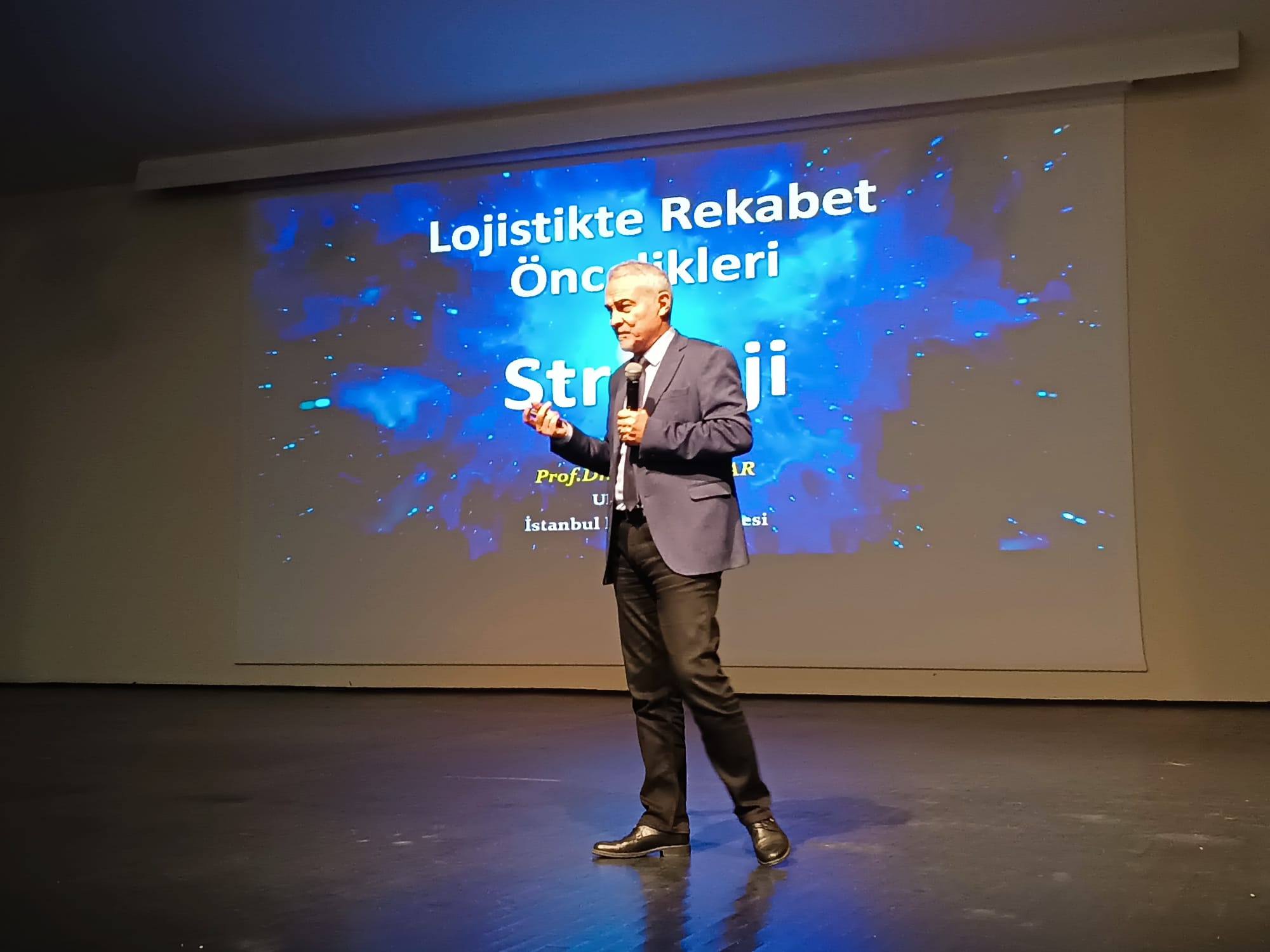 AKÜ'de Lojistik Sektörünün Güncel Meseleleri Masaya Yatırıldı
