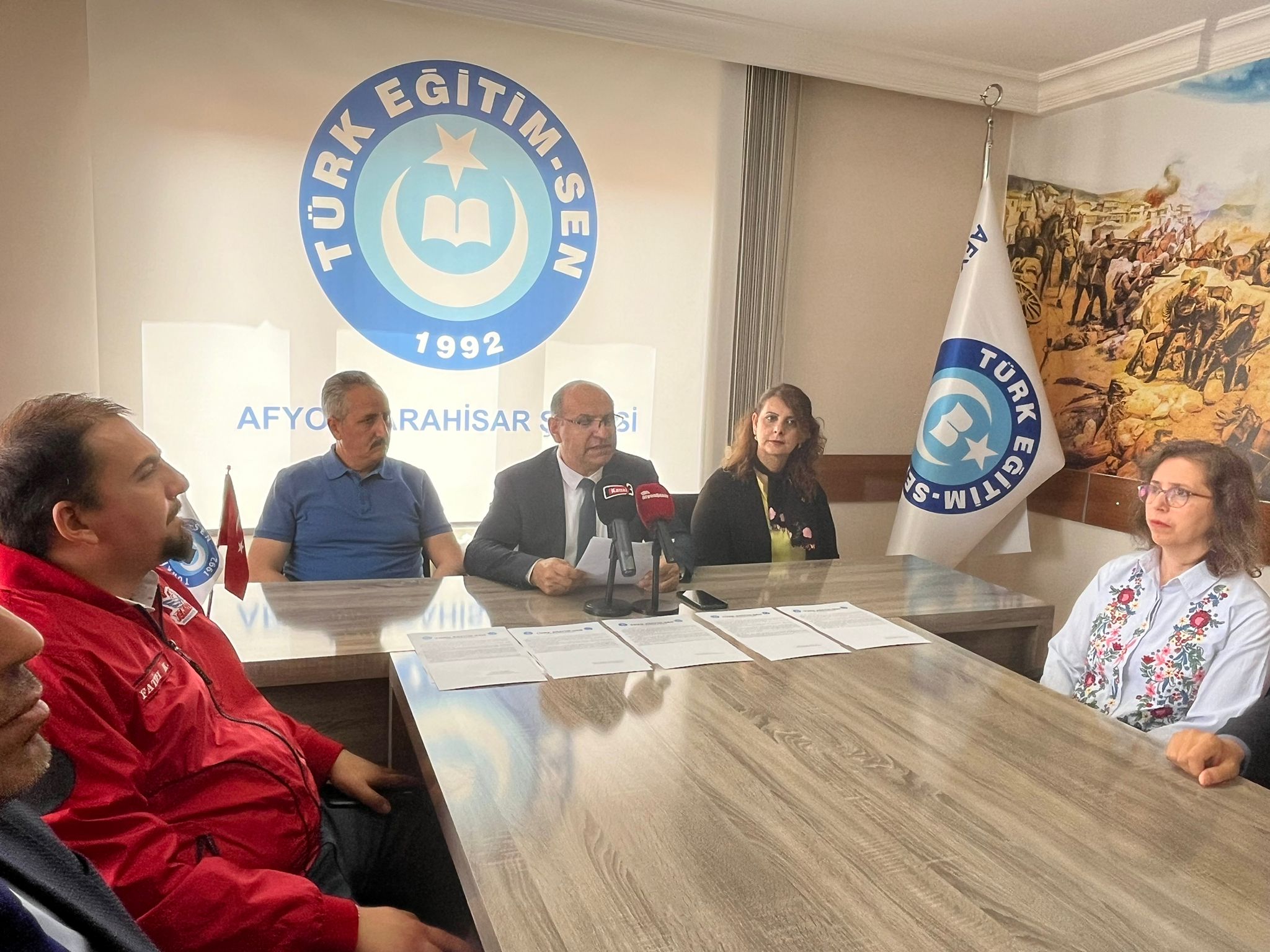 ÖĞRETMENLİK MESLEĞİNE İLİŞKİN KAYGILAR ORTADAN KALDIRILMALI"