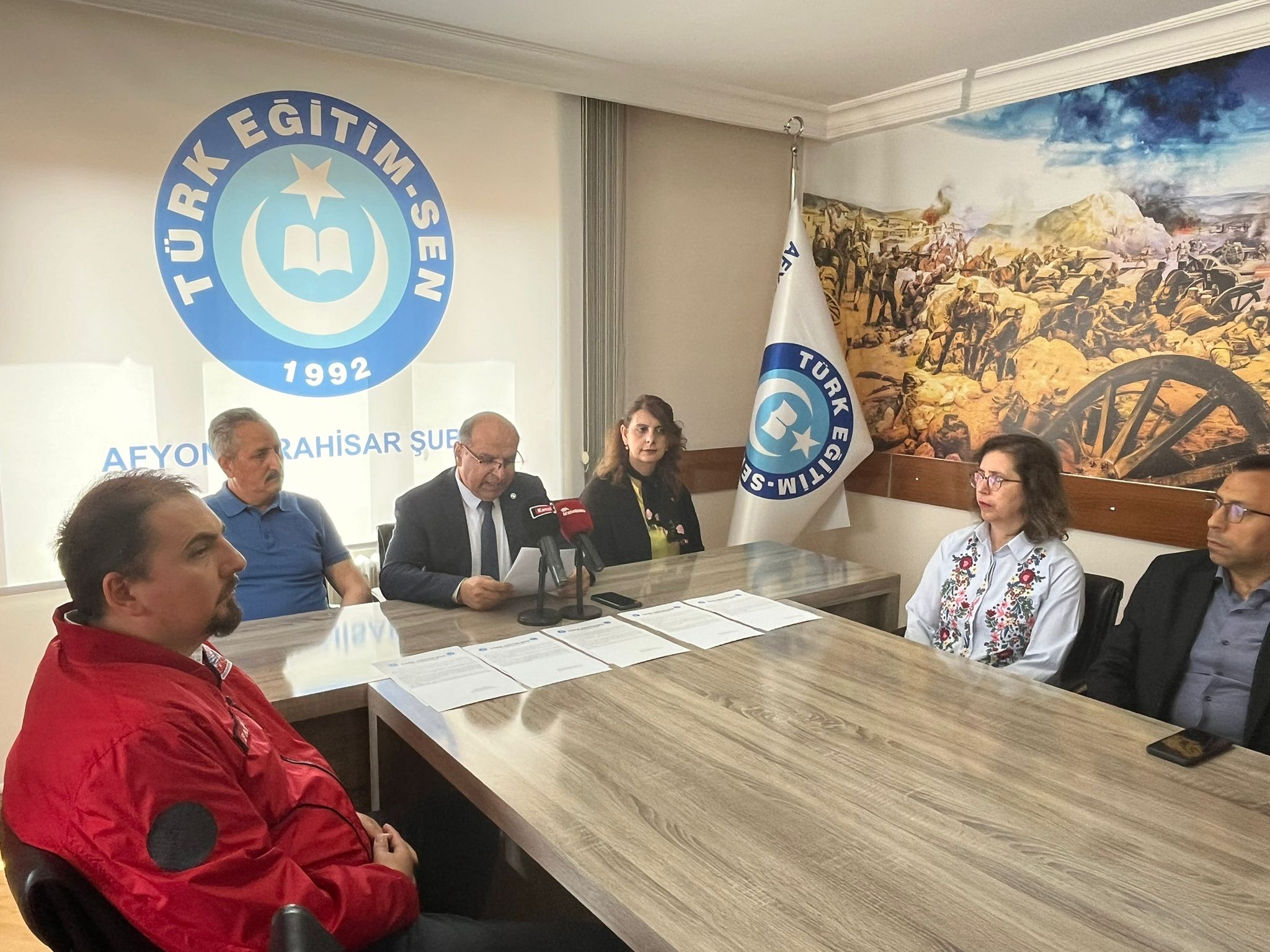 ÖĞRETMENLİK MESLEĞİNE İLİŞKİN KAYGILAR ORTADAN KALDIRILMALI"