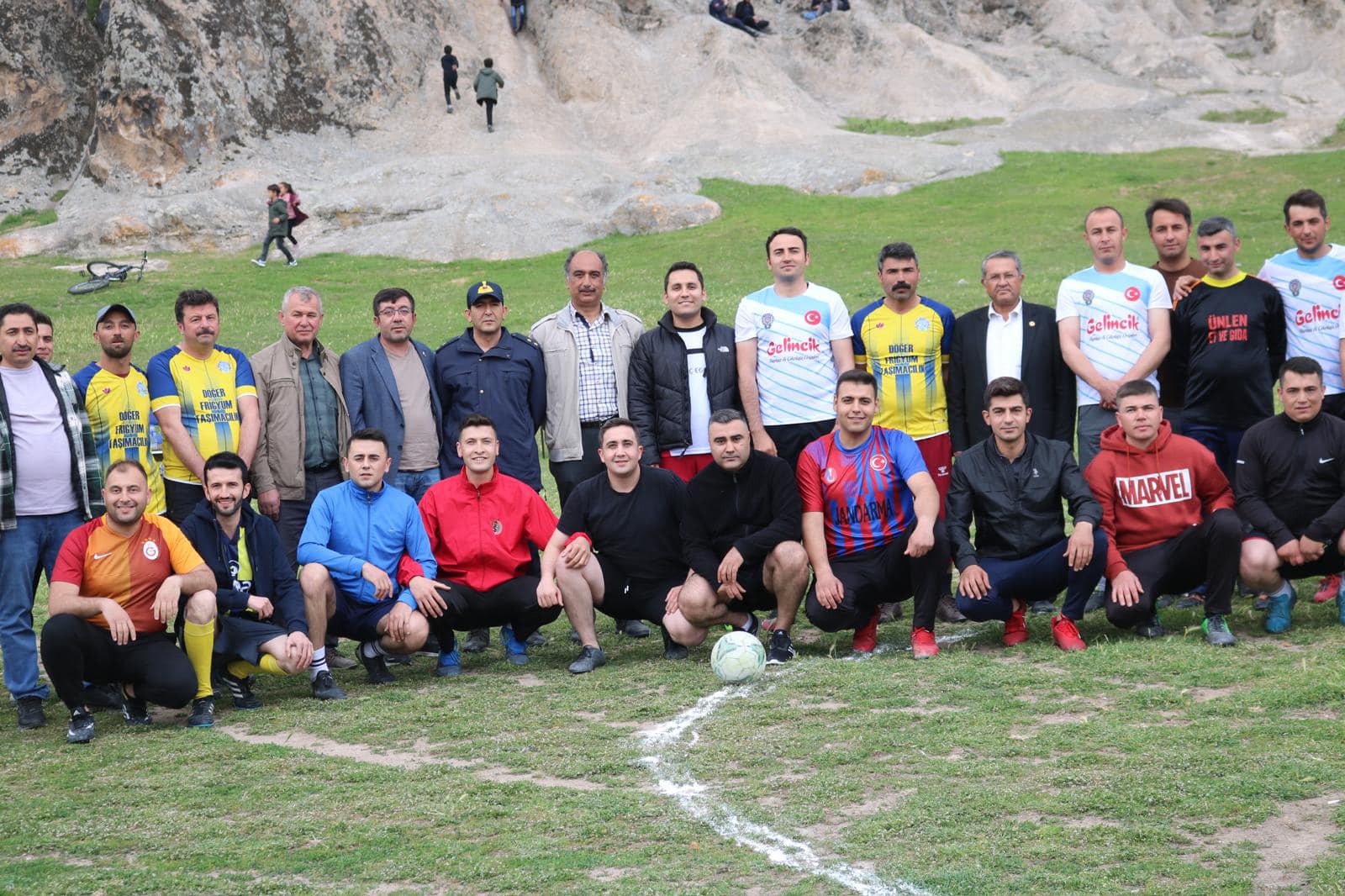 İhsaniye'de "Frigya 1. Geleneksel Futbol Turnuvası" yapıldı