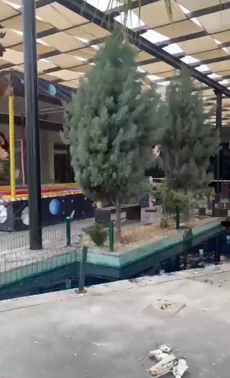 Kazada Öyle Bir Savruldu Ki! Cansız Bedeni Saatler Sonra Süs Havuzunda Bulundu