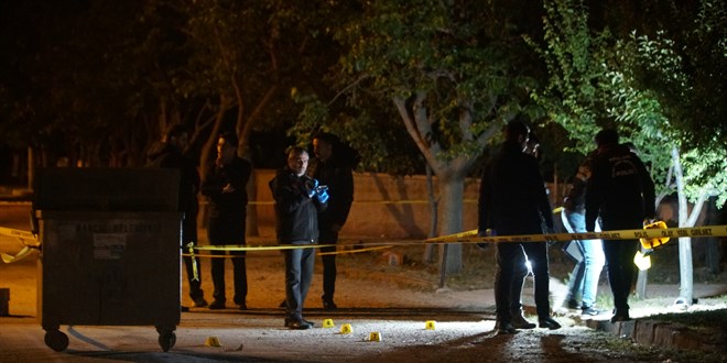 Polis Memuru Husumetli Olduğu Komşusunu Öldürdü